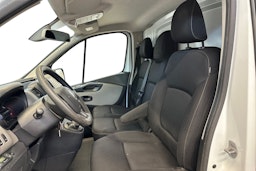 valkoinen Renault Trafic 2019 kuva 10.