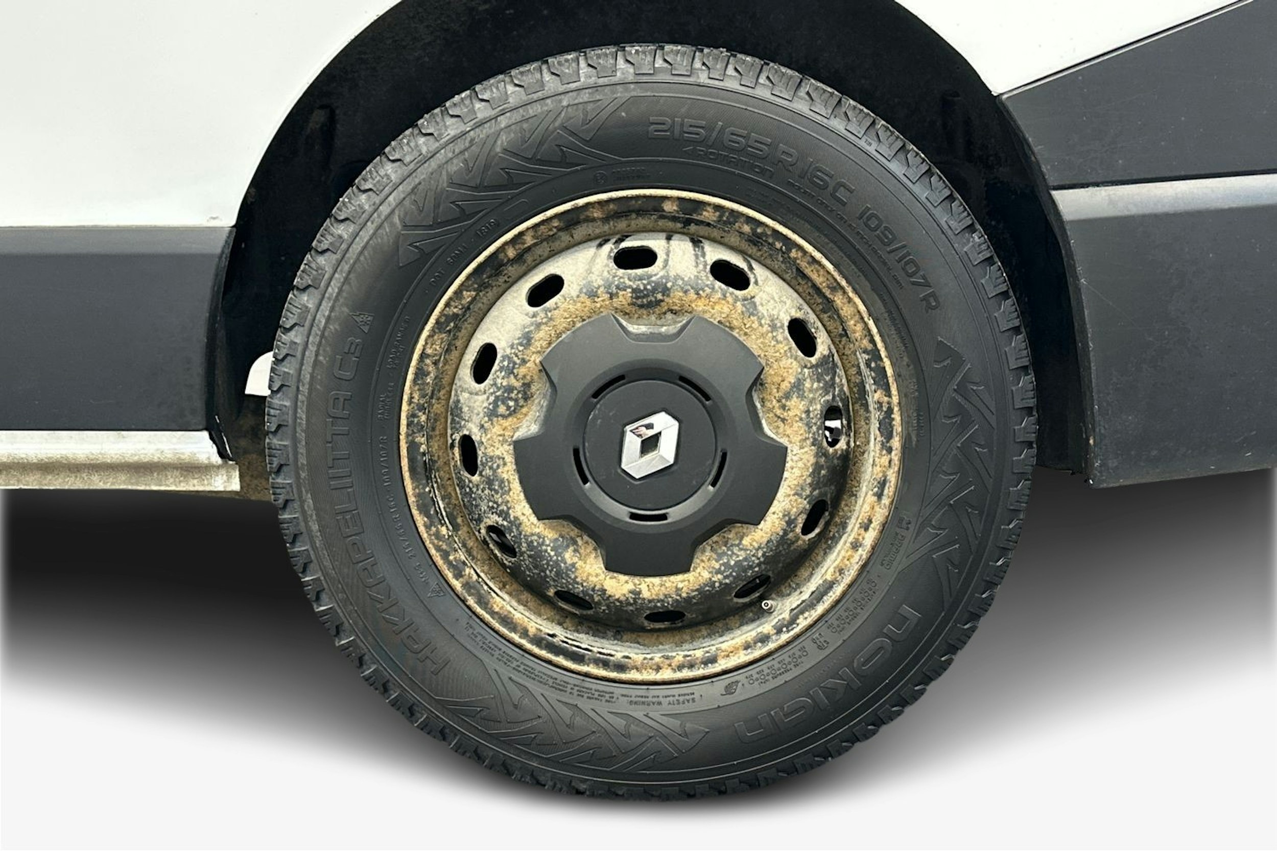 valkoinen Renault Trafic 2019 kuva 11.
