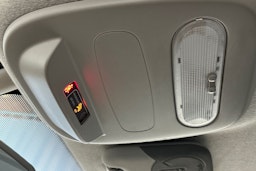 valkoinen Renault Trafic 2019 kuva 20.