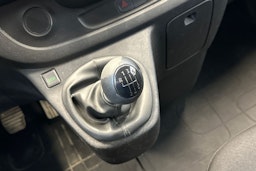 valkoinen Renault Trafic 2019 kuva 21.