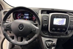 Valkoinen Renault Trafic 2019 kuva 9.