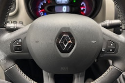 Valkoinen Renault Trafic 2019 kuva 19.