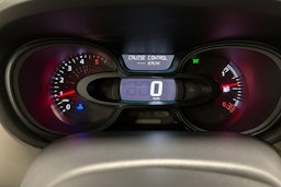 Valkoinen Renault Trafic 2019 kuva 20.