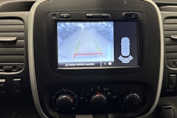 Valkoinen Renault Trafic 2019 kuva 22.