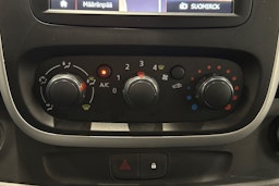 Valkoinen Renault Trafic 2019 kuva 23.