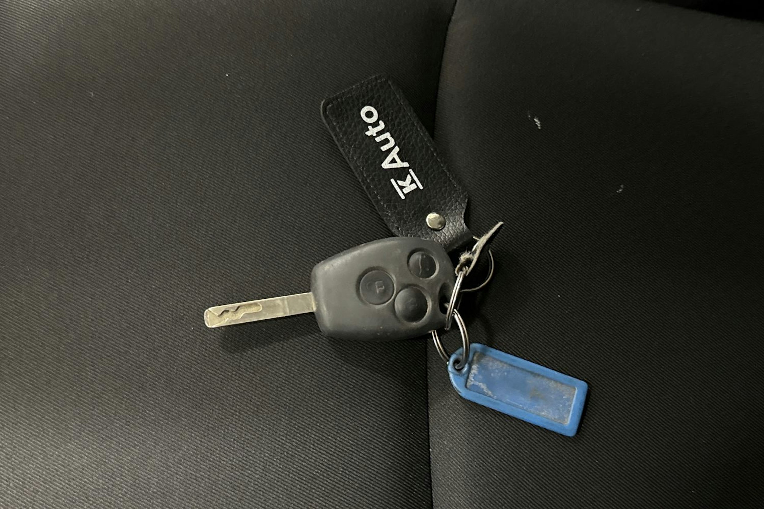 Valkoinen Renault Trafic 2019 kuva 24.