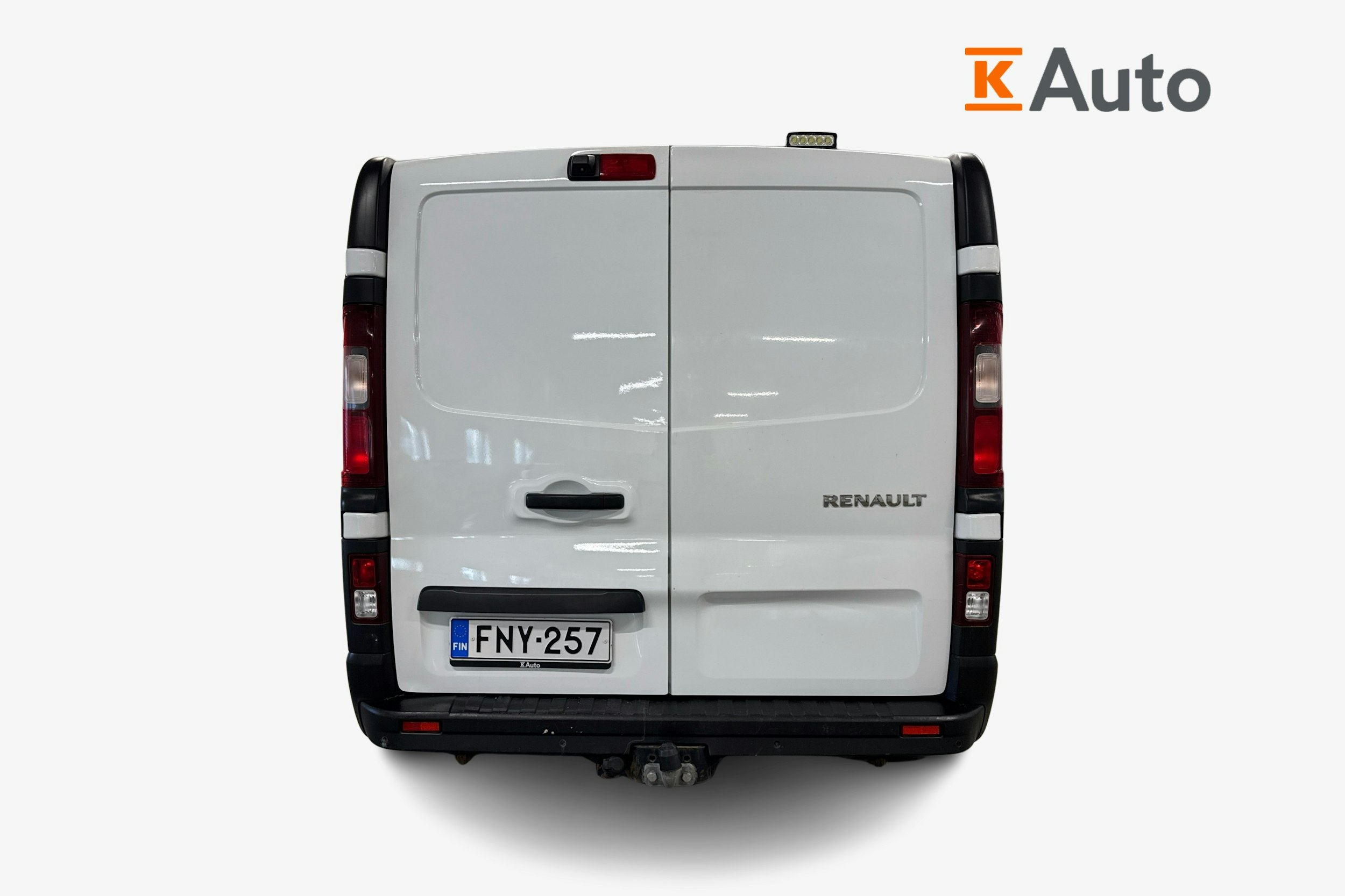 valkoinen Renault Trafic 2019 kuva 3.