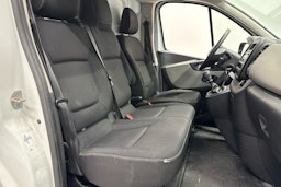 valkoinen Renault Trafic 2019 kuva 8.