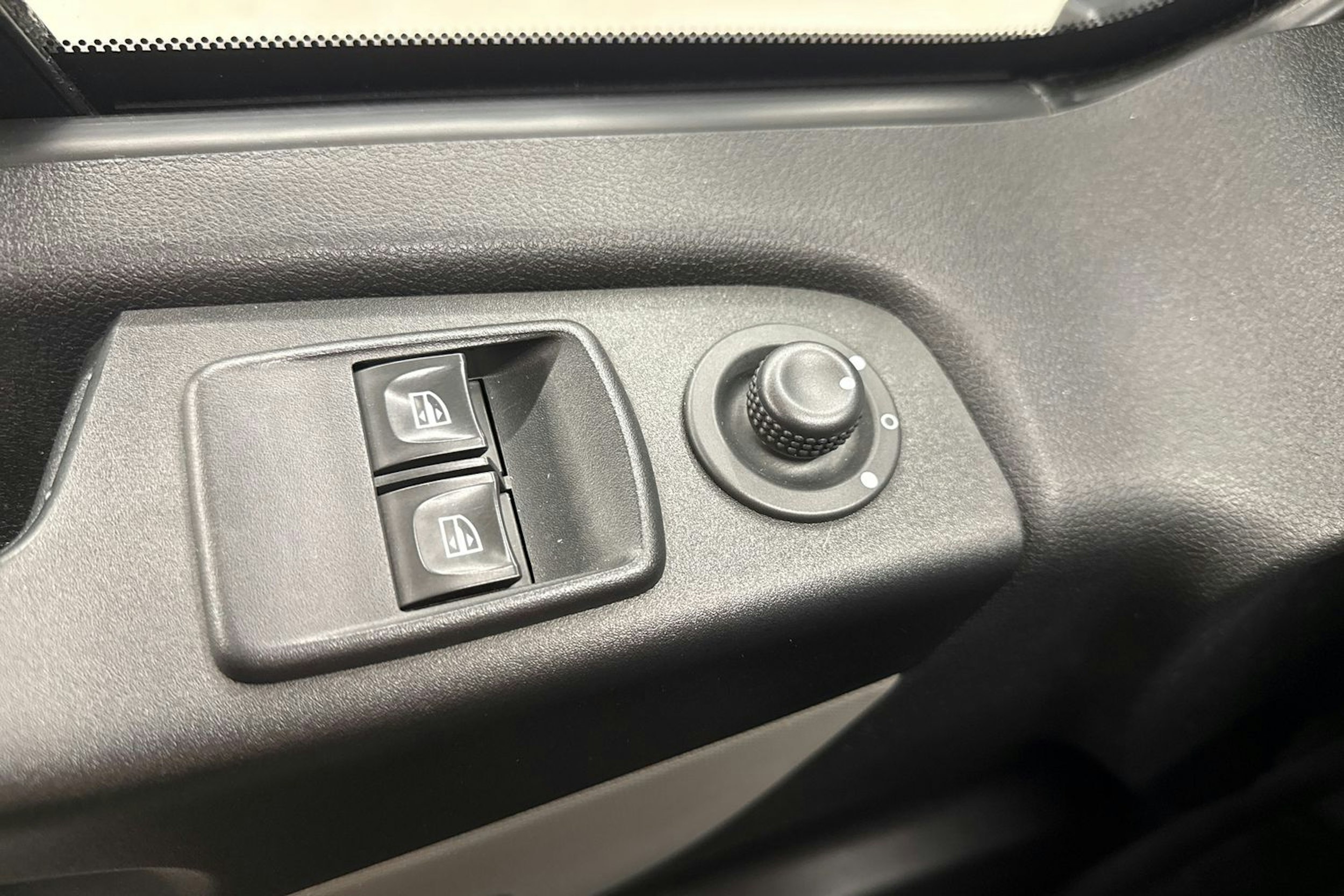 ruskea (beige) Renault Trafic 2019 kuva 18.