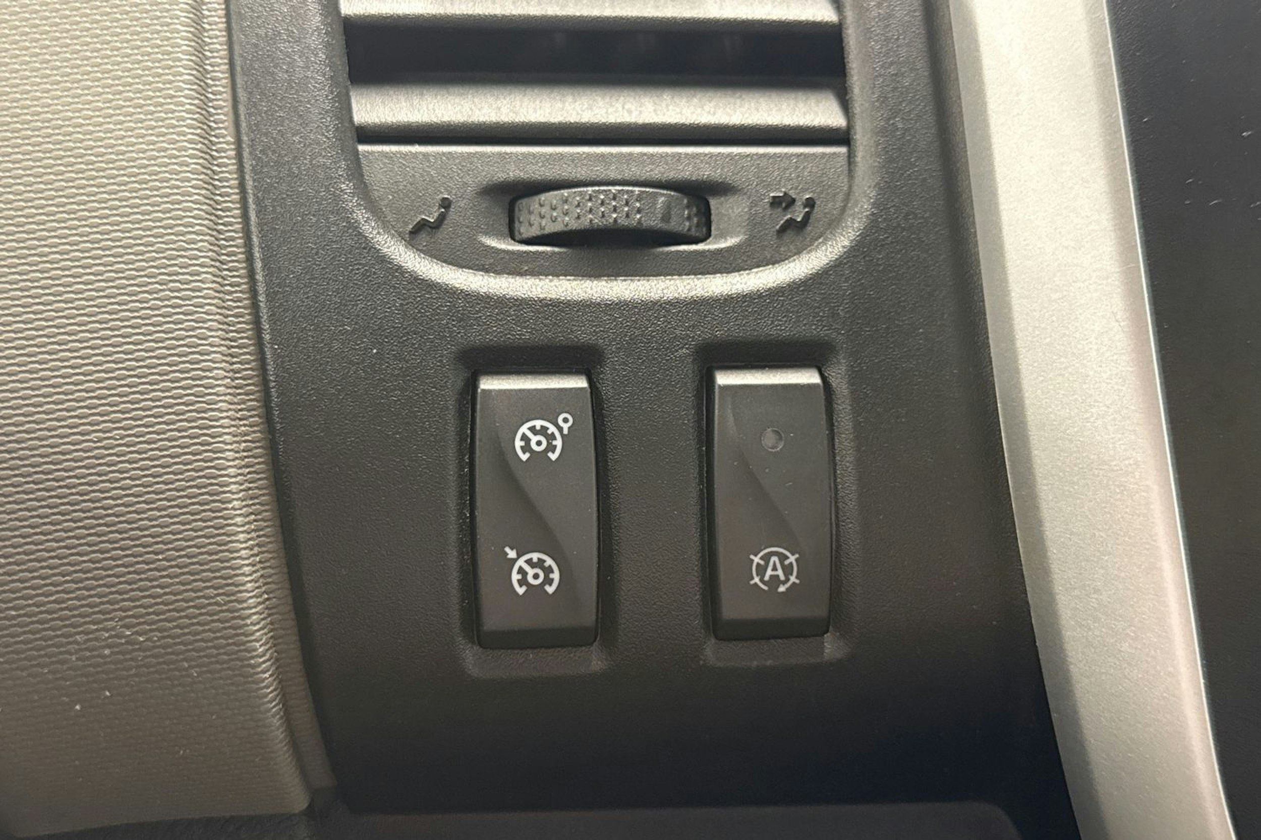 ruskea (beige) Renault Trafic 2019 kuva 21.