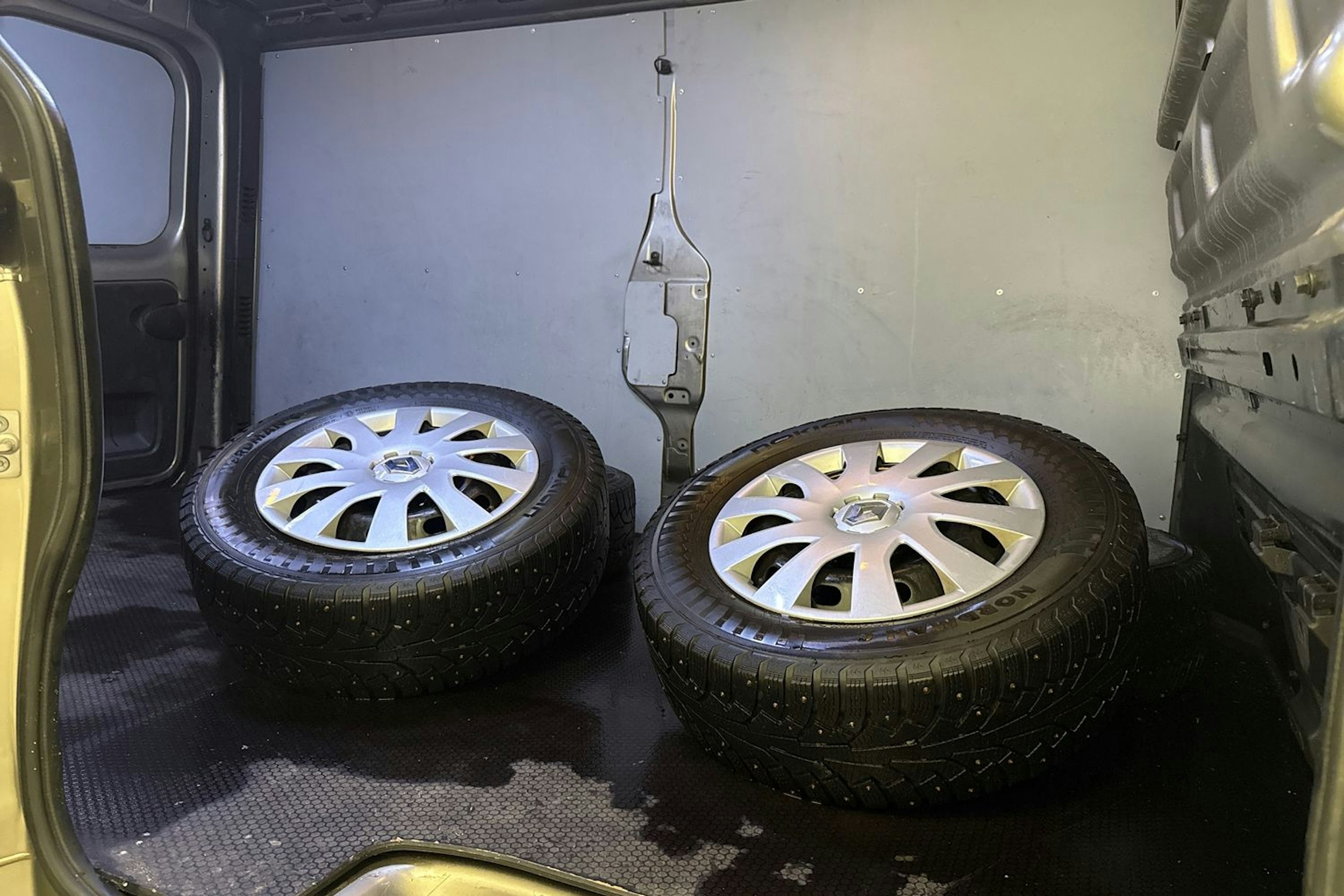 ruskea (beige) Renault Trafic 2019 kuva 26.