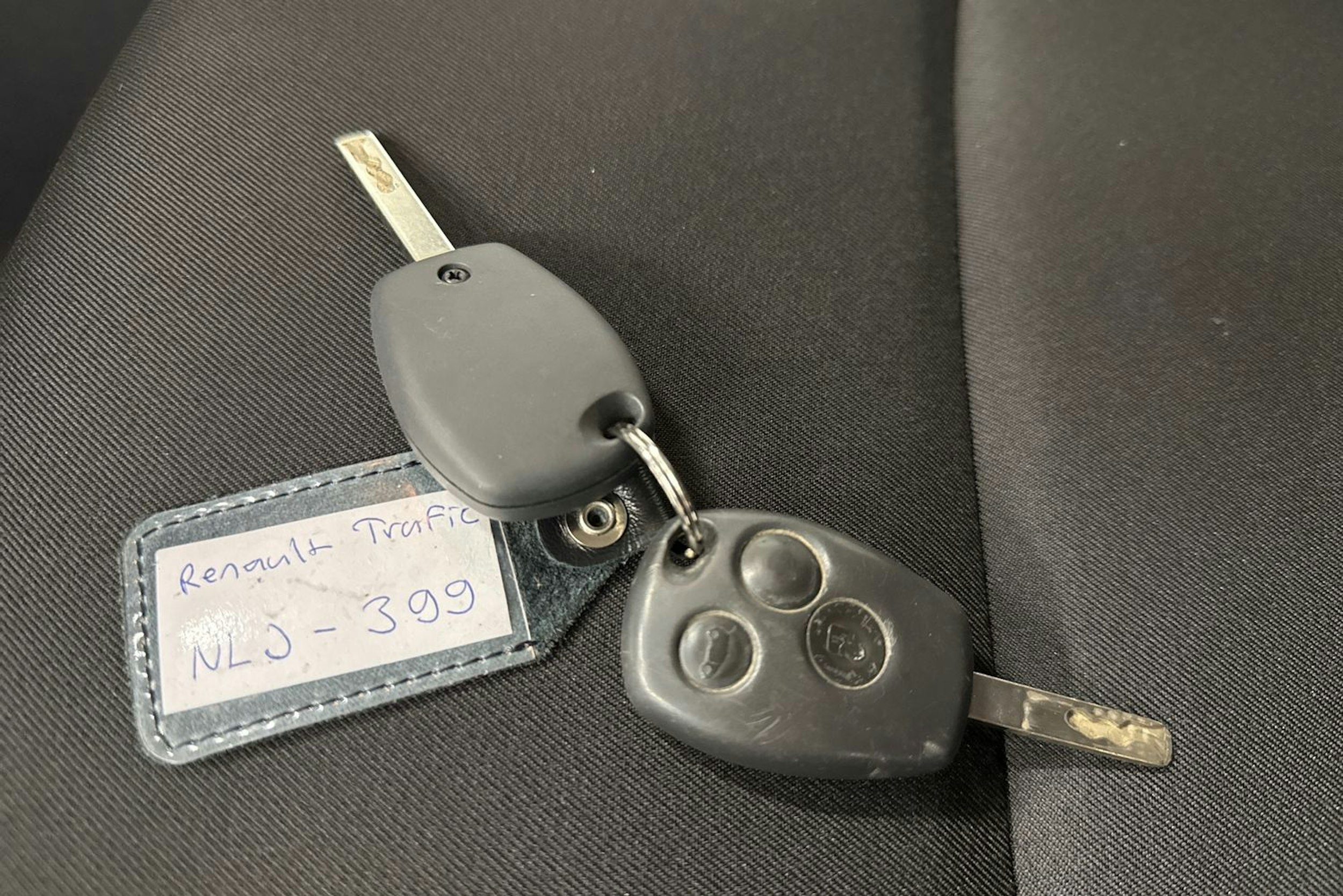 ruskea (beige) Renault Trafic 2019 kuva 27.