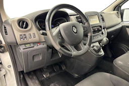 valkoinen Renault Trafic 2019 kuva 8.
