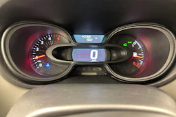 valkoinen Renault Trafic 2019 kuva 13.