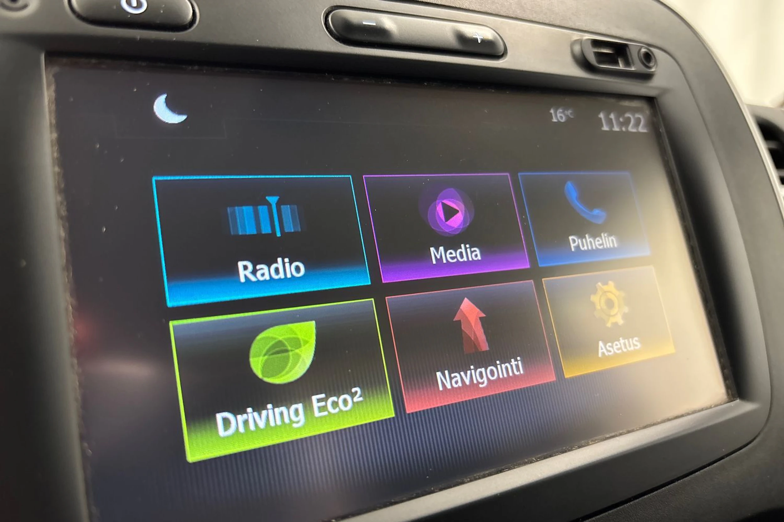 valkoinen Renault Trafic 2019 kuva 15.