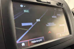 valkoinen Renault Trafic 2019 kuva 18.