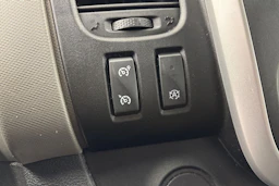 valkoinen Renault Trafic 2019 kuva 23.