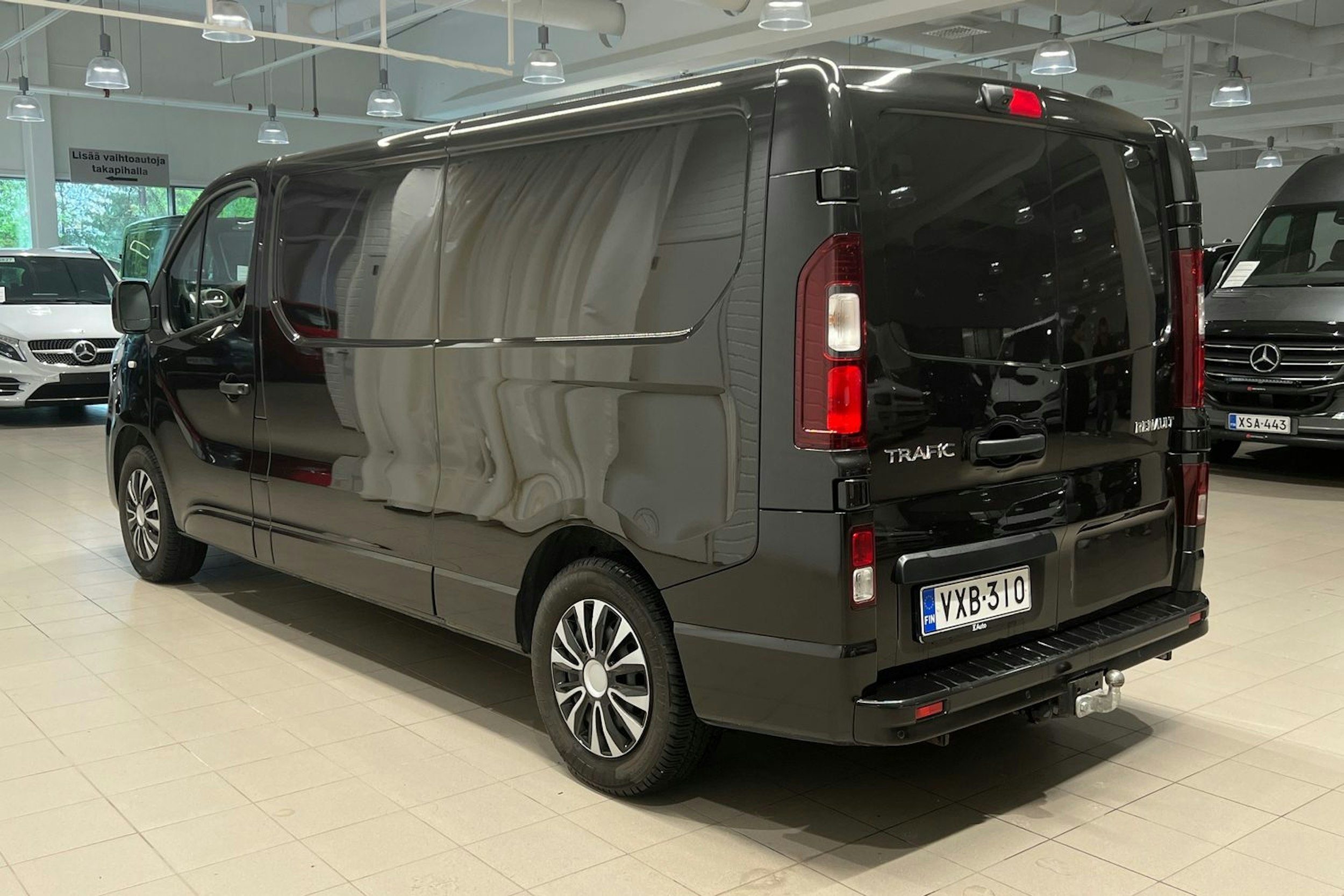 musta Renault Trafic 2019 kuva 19.