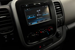 harmaa Renault Trafic 2019 kuva 16.