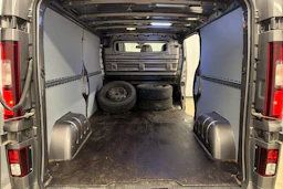 harmaa Renault Trafic 2019 kuva 21.