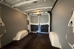 valkoinen Renault Trafic 2020 kuva 10.