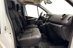 Valkoinen Renault Trafic 2020 kuva 10.