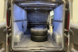 Harmaa Renault Trafic 2020 kuva 14.