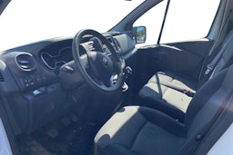 valkoinen Renault Trafic 2020 kuva 3.
