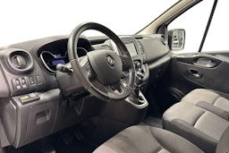 valkoinen Renault Trafic 2020 kuva 8.