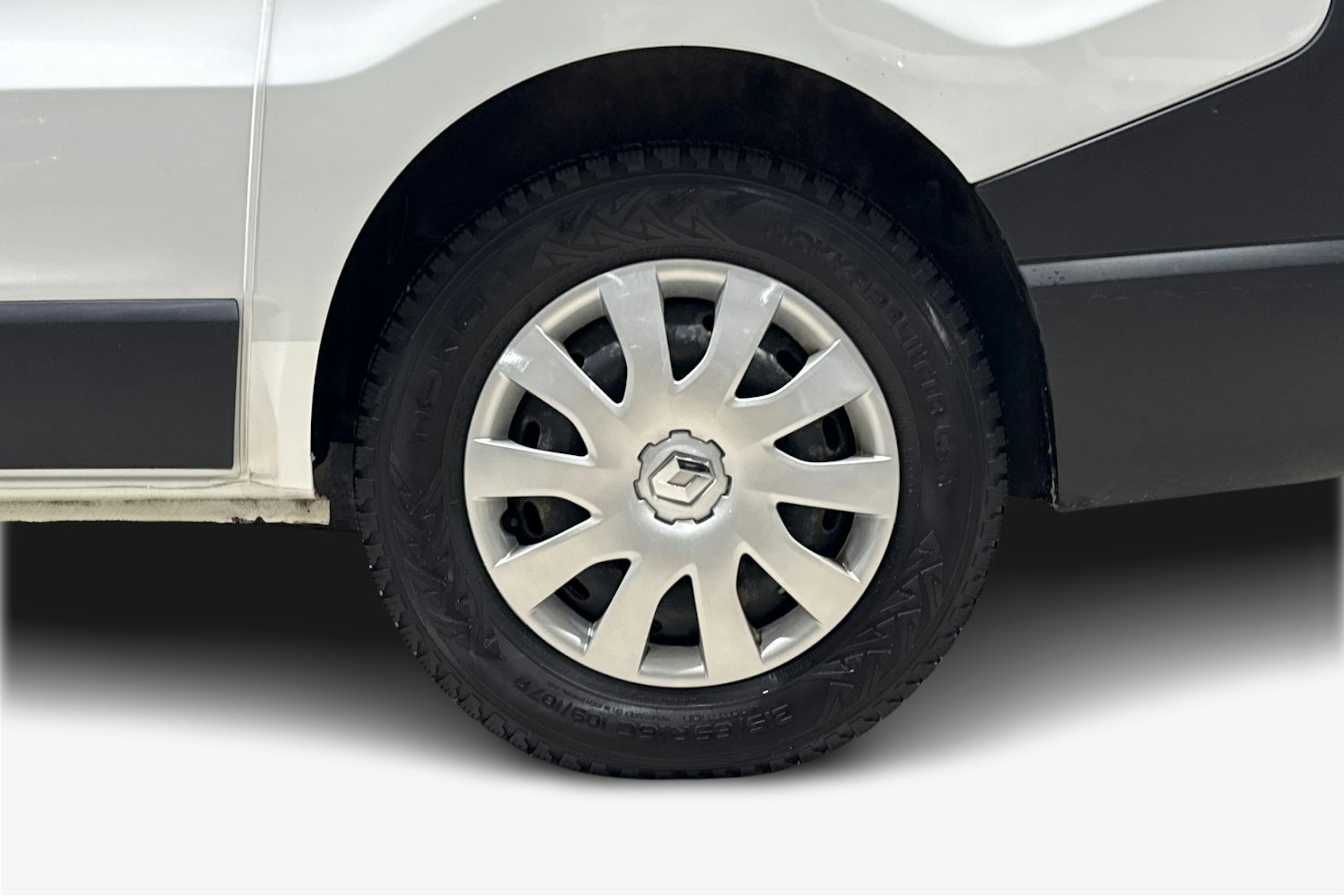 valkoinen Renault Trafic 2020 kuva 12.