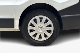 valkoinen Renault Trafic 2020 kuva 12.