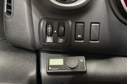 valkoinen Renault Trafic 2020 kuva 22.