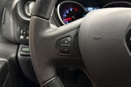 valkoinen Renault Trafic 2020 kuva 23.