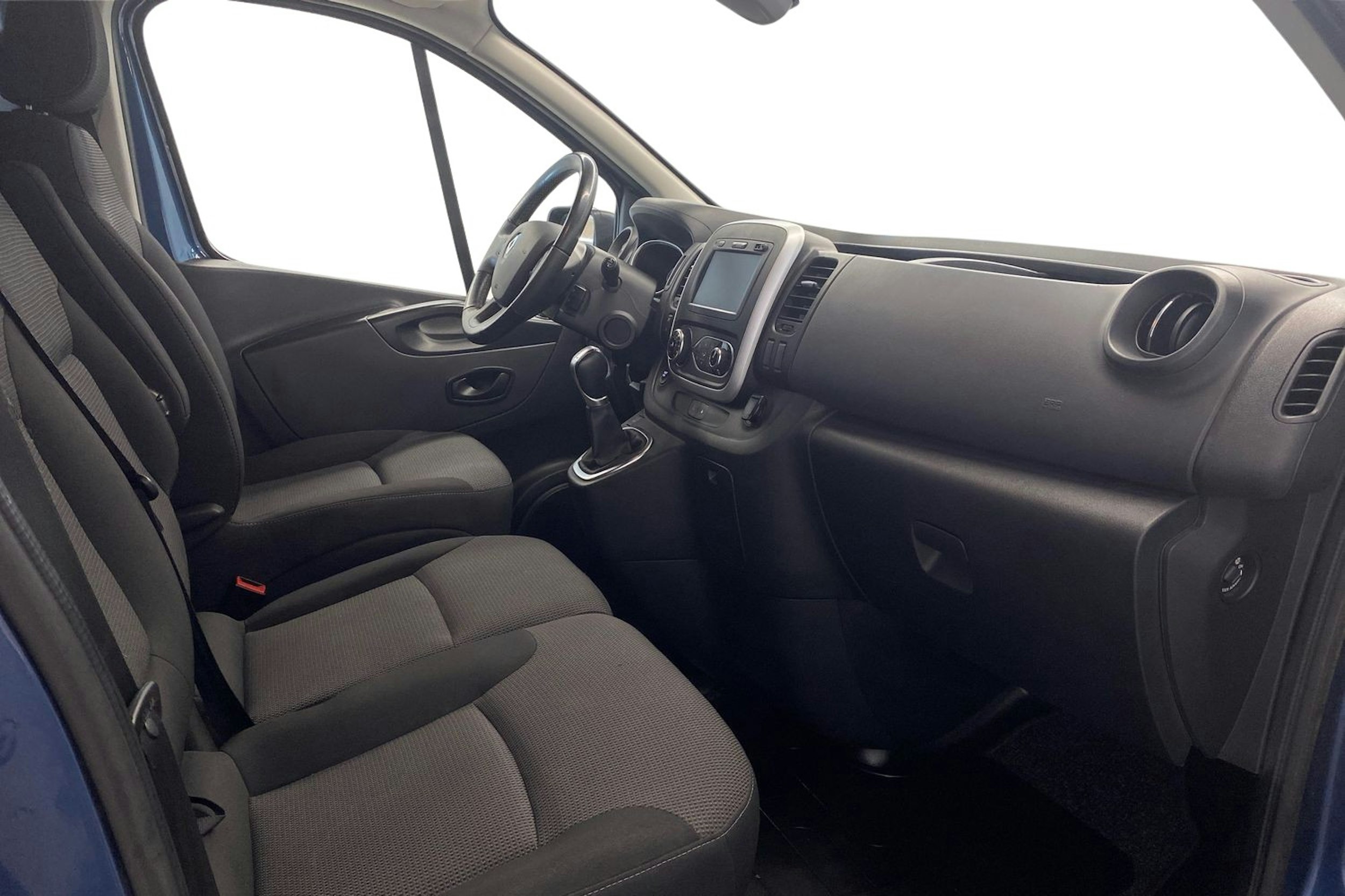 sininen Renault Trafic 2021 kuva 9.