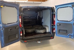 sininen Renault Trafic 2021 kuva 23.