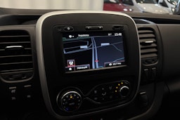 valkoinen Renault Trafic 2021 kuva 15.