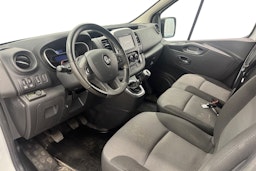 valkoinen Renault Trafic 2021 kuva 7.