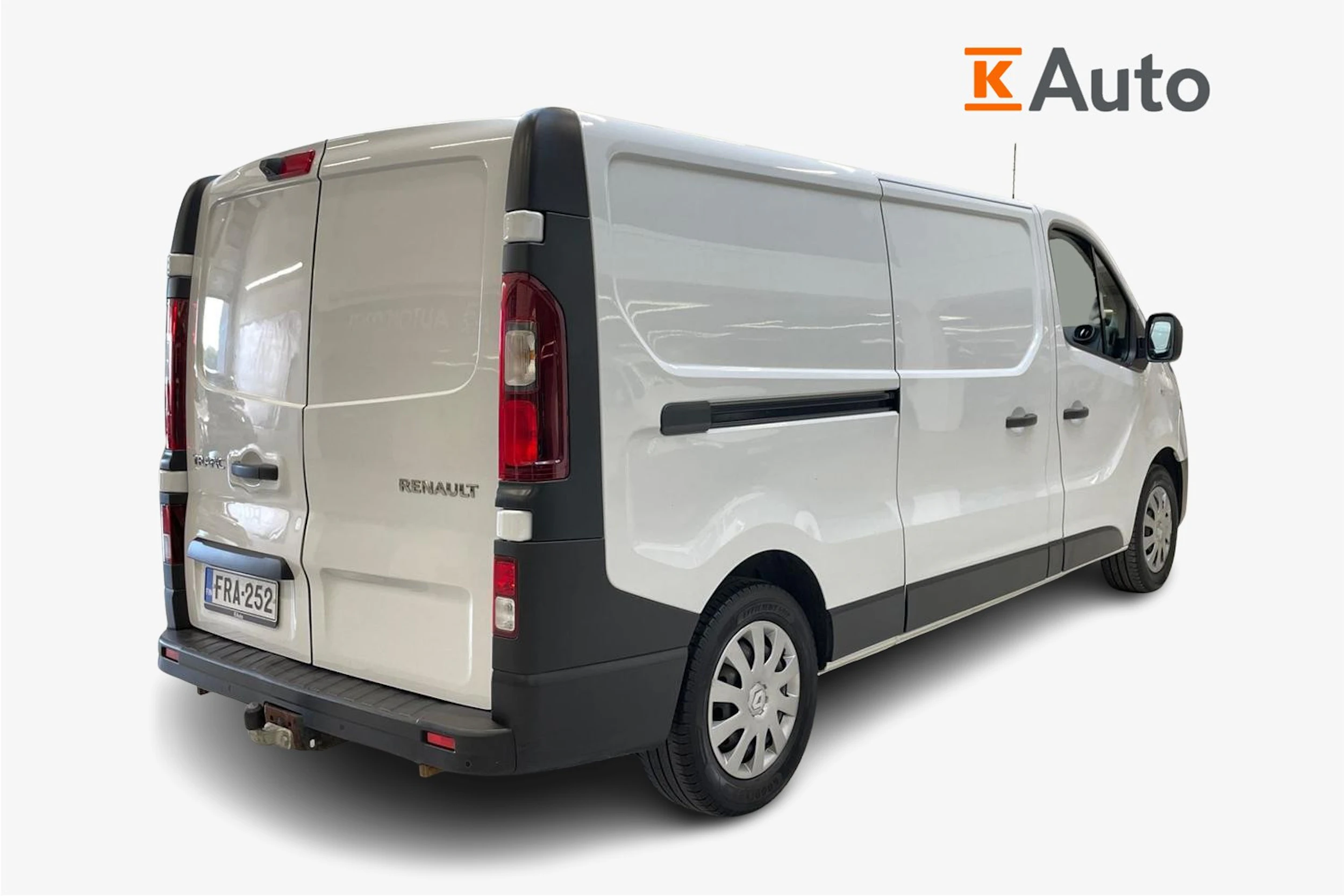 valkoinen Renault Trafic 2021 kuva 3.