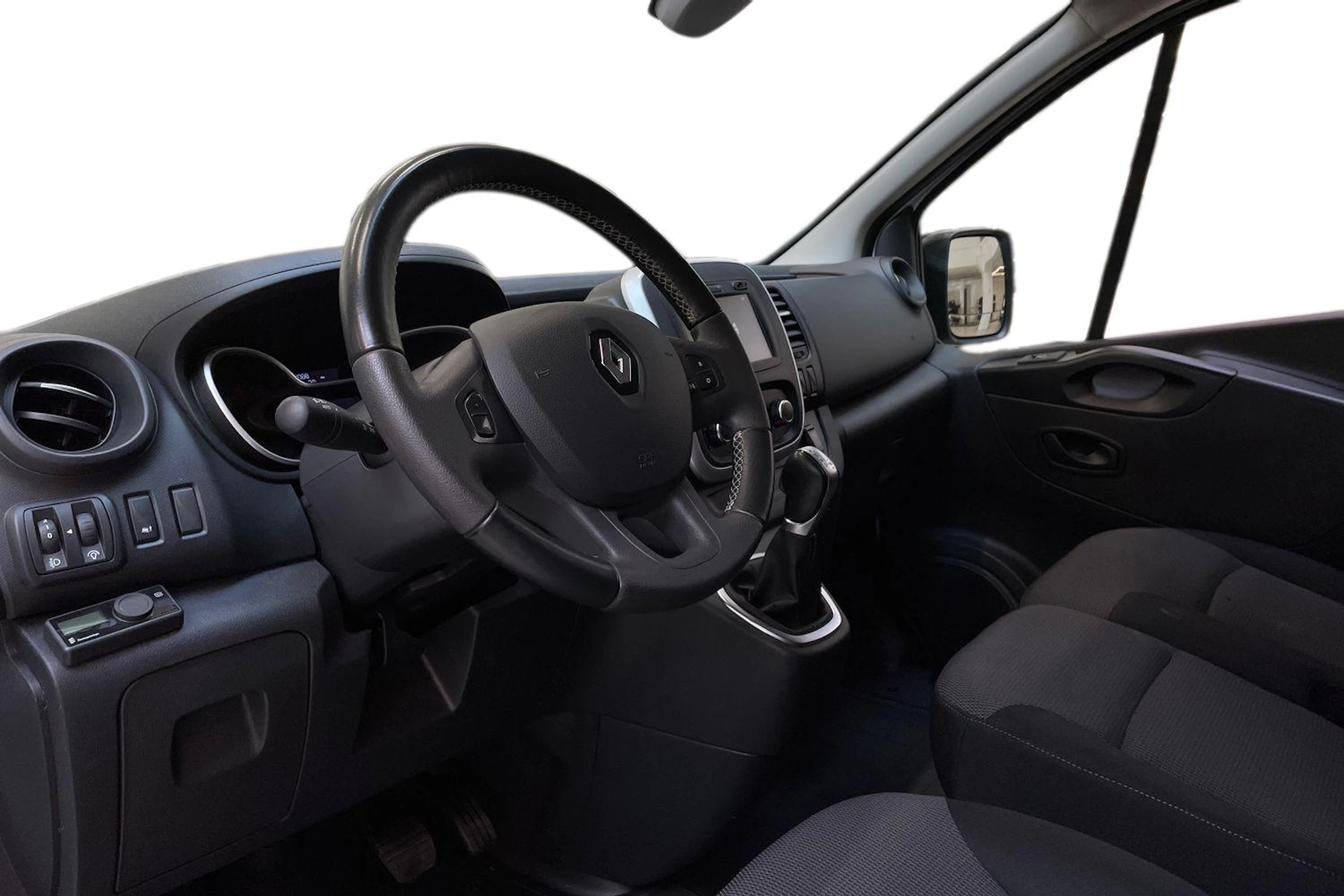 valkoinen Renault Trafic 2021 kuva 8.