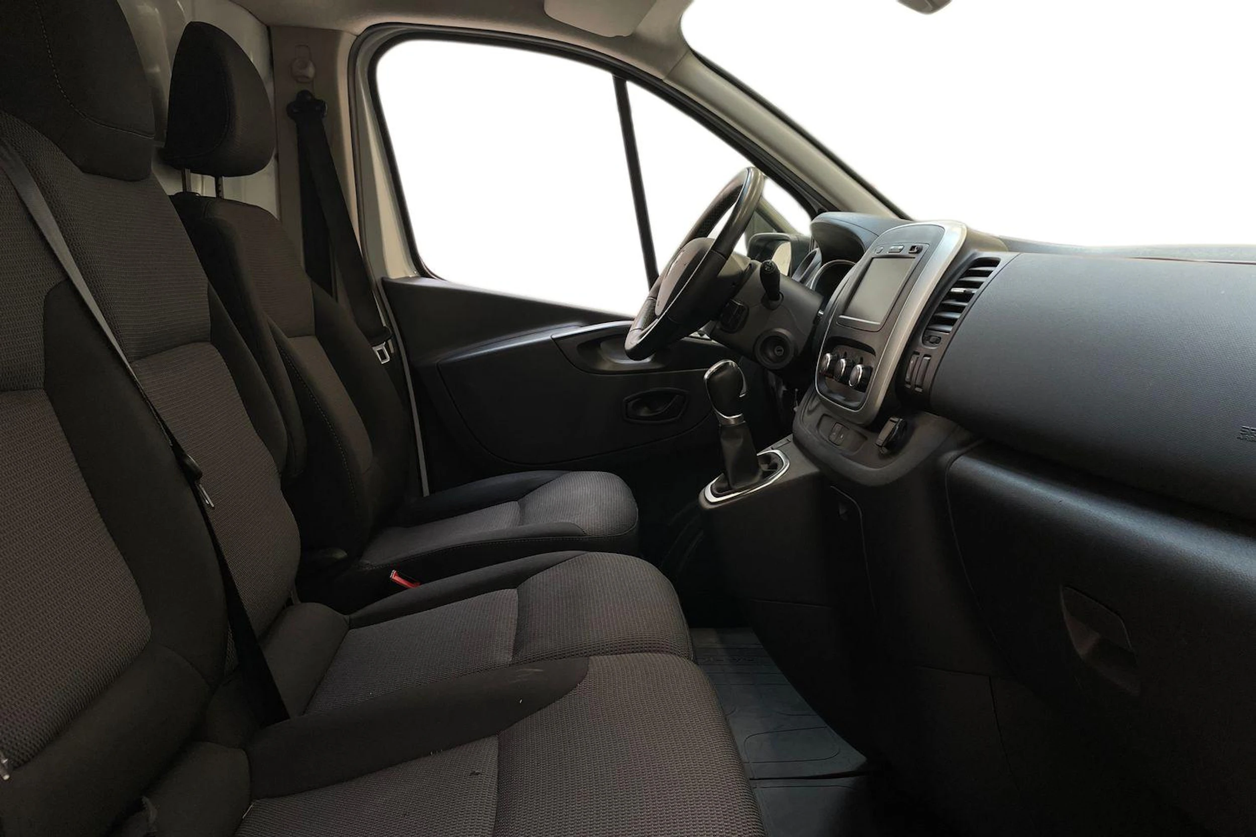 valkoinen Renault Trafic 2021 kuva 11.