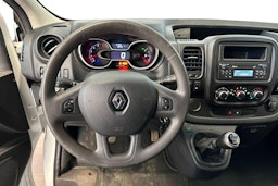 valkoinen Renault Trafic 2021 kuva 9.
