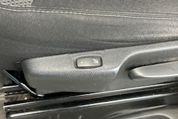 valkoinen Renault Trafic 2021 kuva 13.