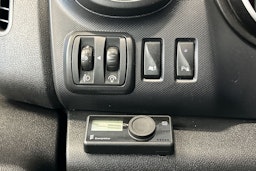 valkoinen Renault Trafic 2021 kuva 16.