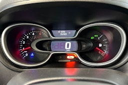 valkoinen Renault Trafic 2021 kuva 21.