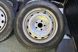 valkoinen Renault Trafic 2021 kuva 31.