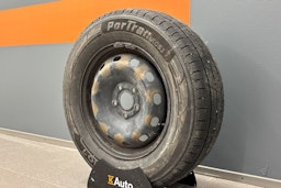 punainen Renault Trafic 2021 kuva 10.