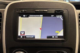 punainen Renault Trafic 2021 kuva 16.