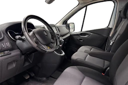 Valkoinen Renault Trafic 2021 kuva 8.