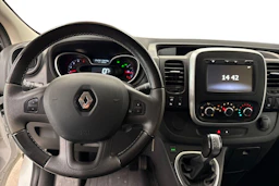 Valkoinen Renault Trafic 2021 kuva 9.