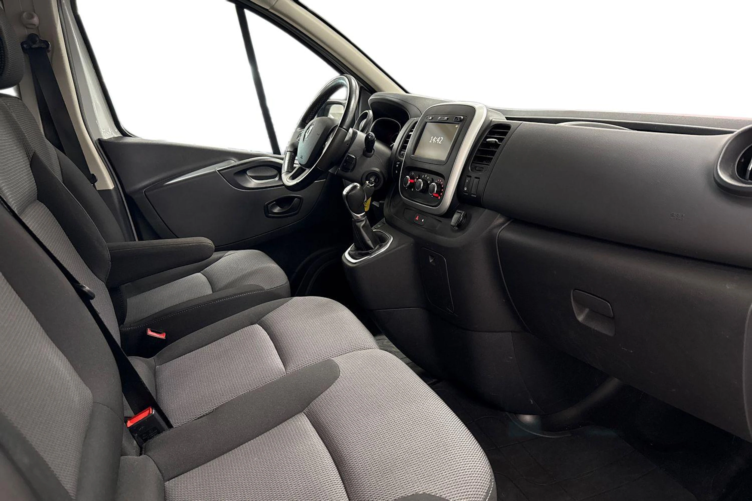 Valkoinen Renault Trafic 2021 kuva 11.